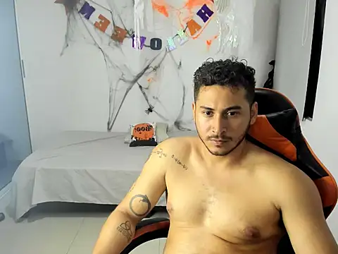 Snapshot of ashlan_king chatting on October 30, 2:35 am ashlan king online show from October 30, 2:35 am