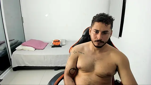 Snapshot of ashlan_king chatting on November 21, 3:27 am ashlan king online show from November 21, 3:27 am