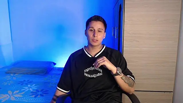 Snapshot of valentinosex1 chatting on November 14, 10:51 pm valentinosex1 online show from November 14, 10:51 pm