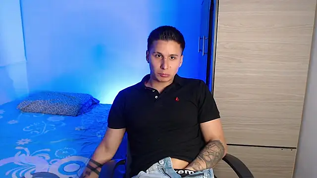 Snapshot of valentinosex1 chatting on November 27, 10:23 pm valentinosex1 online show from November 27, 10:23 pm