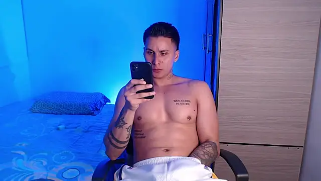 Snapshot of valentinosex1 chatting on November 30, 10:36 pm valentinosex1 online show from November 30, 10:36 pm