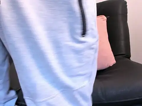 Snapshot of axel_davis_ chatting on November 24, 3:01 pm axel davis online show from November 24, 3:01 pm