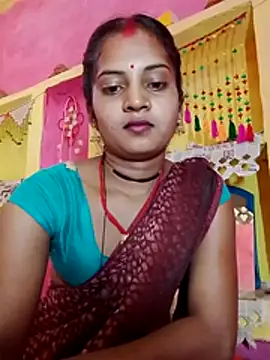 Snapshot of Hot_bbbb chatting on April 22, 6:27 am Hot bbbb online show from April 22, 6:27 am