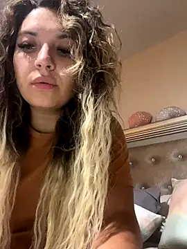 Chicagobabe online show from September 12, 8:25 am