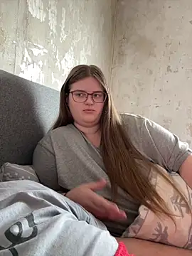 CurvyPaar2 online show from February 18, 10:11 am