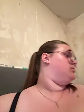 Snapshot of CurvyPaar2 chatting on May 25, 9:32 pm CurvyPaar2 online show from May 25, 9:32 pm