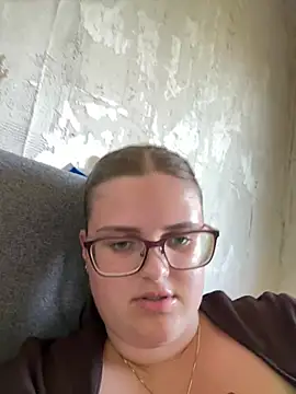 Snapshot of CurvyPaar2 chatting on June 24, 12:15 pm CurvyPaar2 online show from June 24, 12:15 pm