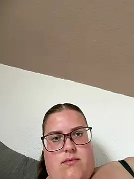 Snapshot of CurvyPaar2 chatting on July 18, 3:16 pm CurvyPaar2 online show from July 18, 3:16 pm