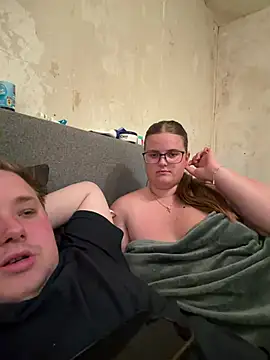 Snapshot of CurvyPaar2 chatting on August 1, 8:52 pm CurvyPaar2 online show from August 1, 8:52 pm