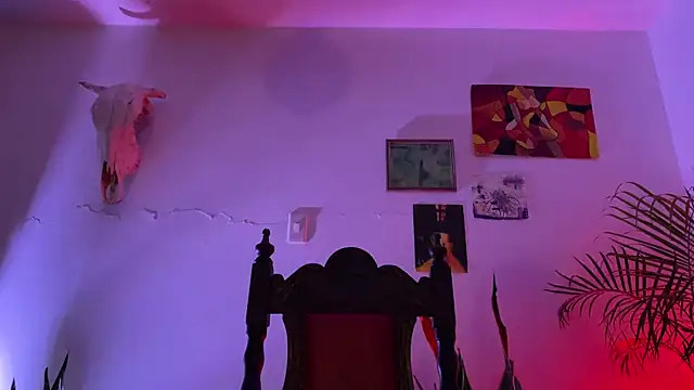 Snapshot of camille_delrey chatting on November 21, 12:43 am camille delrey online show from November 21, 12:43 am