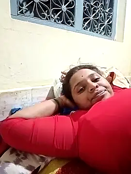 Snapshot of Hot_crety chatting on October 8, 3:53 pm Hot crety online show from October 8, 3:53 pm