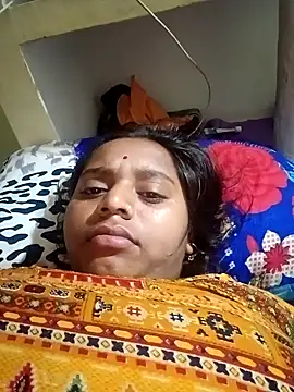 Snapshot of Hot_crety chatting on November 1, 12:45 am Hot crety online show from November 1, 12:45 am