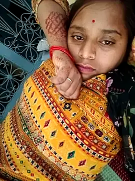 Snapshot of Hot_crety chatting on November 6, 8:48 am Hot crety online show from November 6, 8:48 am