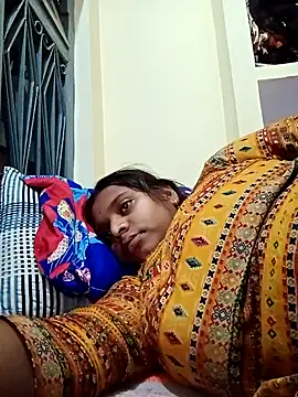 Snapshot of Hot_crety chatting on November 25, 5:18 am Hot crety online show from November 25, 5:18 am