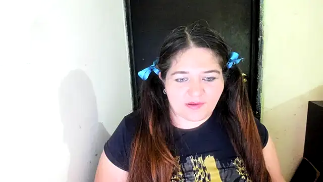 Daphne girlsex online show from March 6, 5:15 am