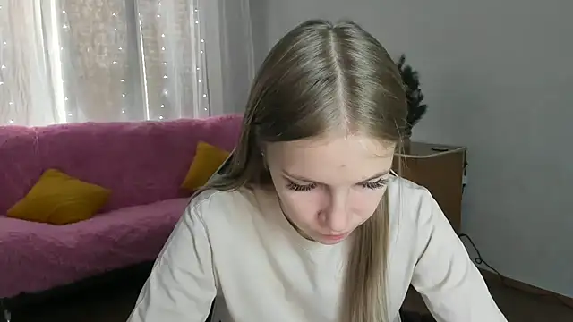 HitGyrl online show from January 9, 8:06 am