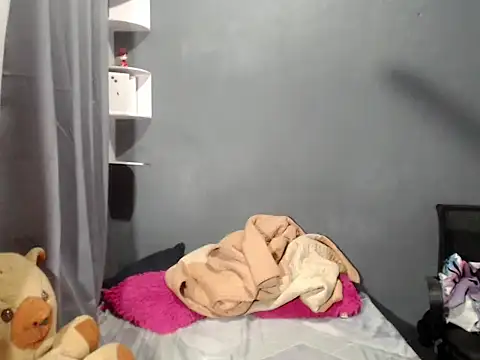 urseductivebarbie xx online show from December 18, 9:48 am