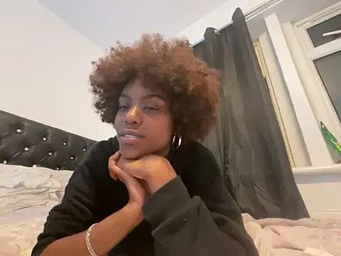 Snapshot of MissAngel-05 chatting on October 7, 8:06 pm MissAngel-05 online show from October 7, 8:06 pm