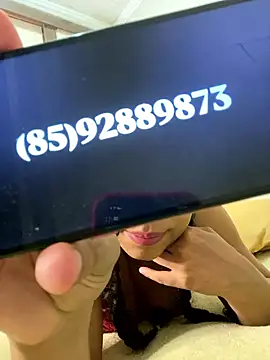 Snapshot of jhennyfer chatting on January 13, 4:29 am jhennyfer online show from January 13, 4:29 am