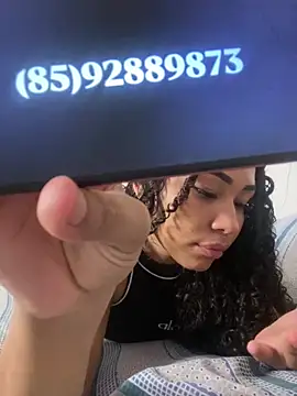 Snapshot of jhennyfer chatting on February 5, 5:01 am jhennyfer online show from February 5, 5:01 am