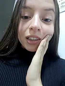 Snapshot of VioletaNova chatting on June 2, 10:39 am VioletaNova online show from June 2, 10:39 am
