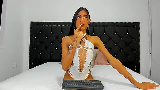 Snapshot of LissyAndrade chatting on October 24, 7:54 pm LissyAndrade online show from October 24, 7:54 pm