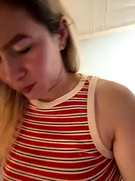 Snapshot of BritgetPsychol chatting on December 3, 3:25 am BritgetPsychol online show from December 3, 3:25 am