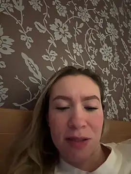 Snapshot of BritgetPsychol chatting on December 14, 11:20 pm BritgetPsychol online show from December 14, 11:20 pm