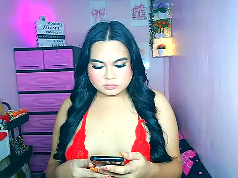 Snapshot of YourThicc_bella chatting on June 28, 2:34 pm YourThicc bella online show from June 28, 2:34 pm