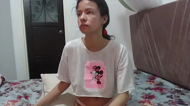 nathaly jones  online show from February 18, 10:11 am