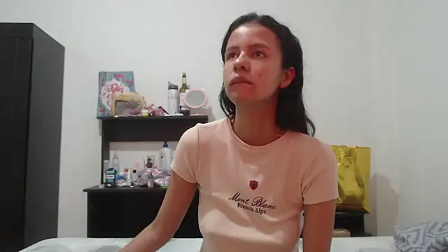 nathaly jones  online show from June 15, 12:29 pm