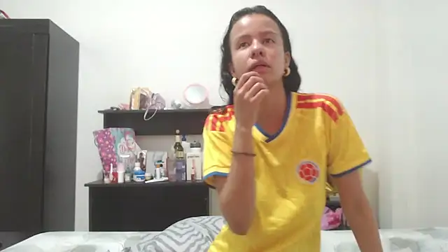 nathaly jones  online show from June 17, 12:18 pm