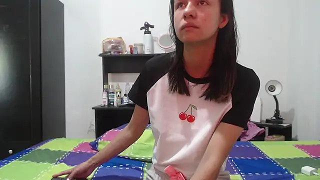 nathaly jones  online show from July 7, 1:04 pm