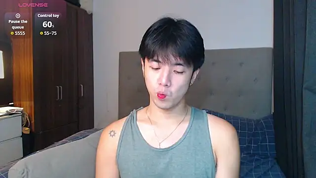 Addictiveboi online show from October 19, 2:12 am