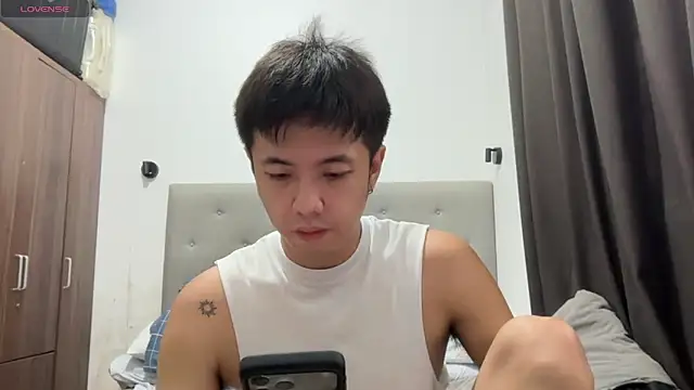 Addictiveboi online show from June 8, 4:13 am