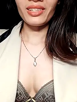 Hinna x online show from November 21, 3:00 pm