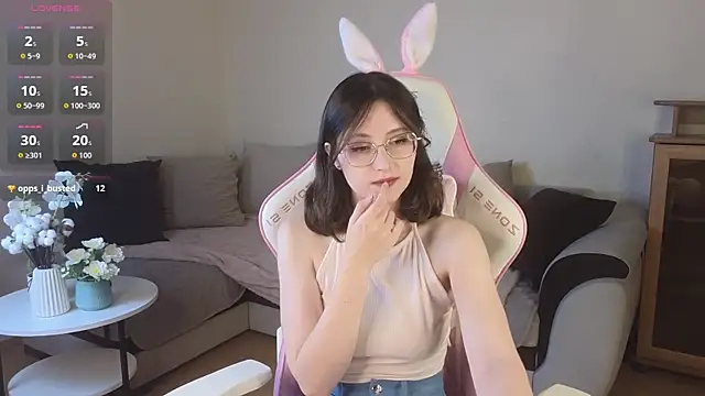 Snapshot of EsmaWonka chatting on October 24, 7:05 am EsmaWonka online show from October 24, 7:05 am