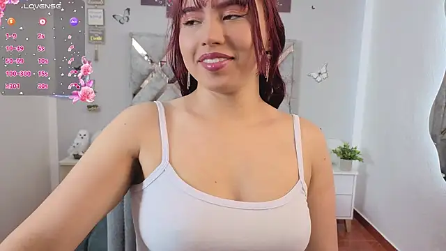 Snapshot of Sweet_Khriis chatting on September 19, 3:19 am Sweet Khriis online show from September 19, 3:19 am