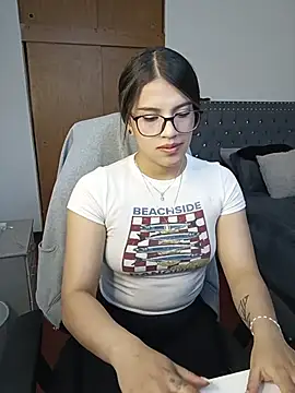 asumi 18 online show from December 5, 6:59 pm