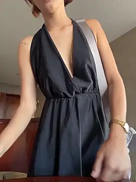 Snapshot of Melody-baby chatting on November 21, 9:24 pm Melody-baby online show from November 21, 9:24 pm