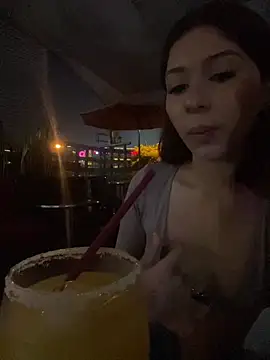 Snapshot of Melody-baby chatting on November 28, 11:29 pm Melody-baby online show from November 28, 11:29 pm