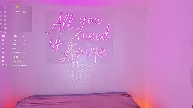 Snapshot of aleksandramiller_ chatting on November 11, 12:38 pm aleksandramiller online show from November 11, 12:38 pm