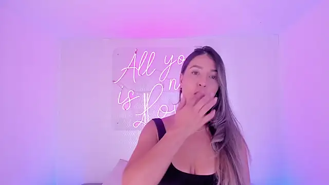 Snapshot of aleksandramiller_ chatting on November 17, 4:40 am aleksandramiller online show from November 17, 4:40 am