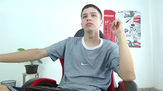 Snapshot of Cumandres18 chatting on November 15, 1:51 pm Cumandres18 online show from November 15, 1:51 pm