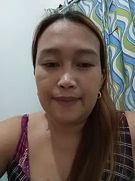 Snapshot of Im_filipina143 chatting on July 23, 3:37 am Im filipina143 online show from July 23, 3:37 am