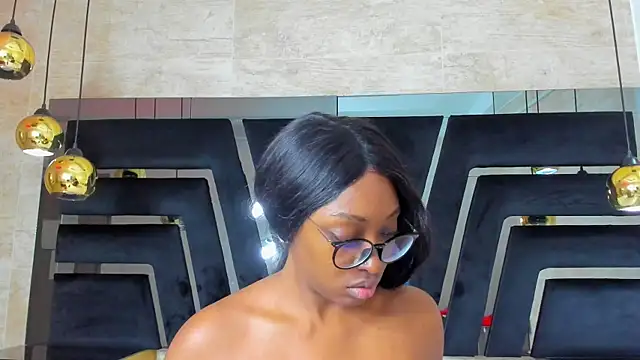 Snapshot of YallianaBrooks chatting on June 19, 11:47 am YallianaBrooks online show from June 19, 11:47 am