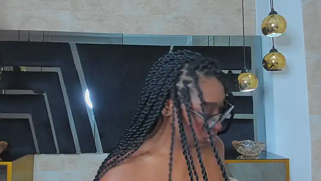Snapshot of YallianaBrooks chatting on July 16, 12:00 pm YallianaBrooks online show from July 16, 12:00 pm