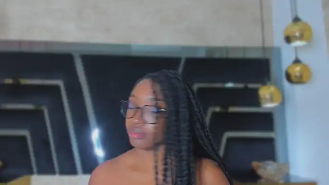 Snapshot of YallianaBrooks chatting on July 17, 12:01 pm YallianaBrooks online show from July 17, 12:01 pm