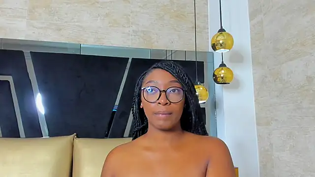 Snapshot of YallianaBrooks chatting on July 27, 12:01 pm YallianaBrooks online show from July 27, 12:01 pm