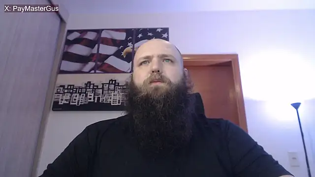 Snapshot of PayMasterGus chatting on October 18, 3:31 am PayMasterGus online show from October 18, 3:31 am